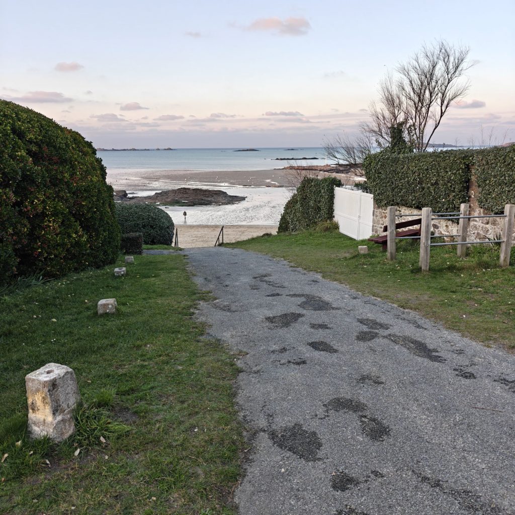 img202512251650398912349468705085020