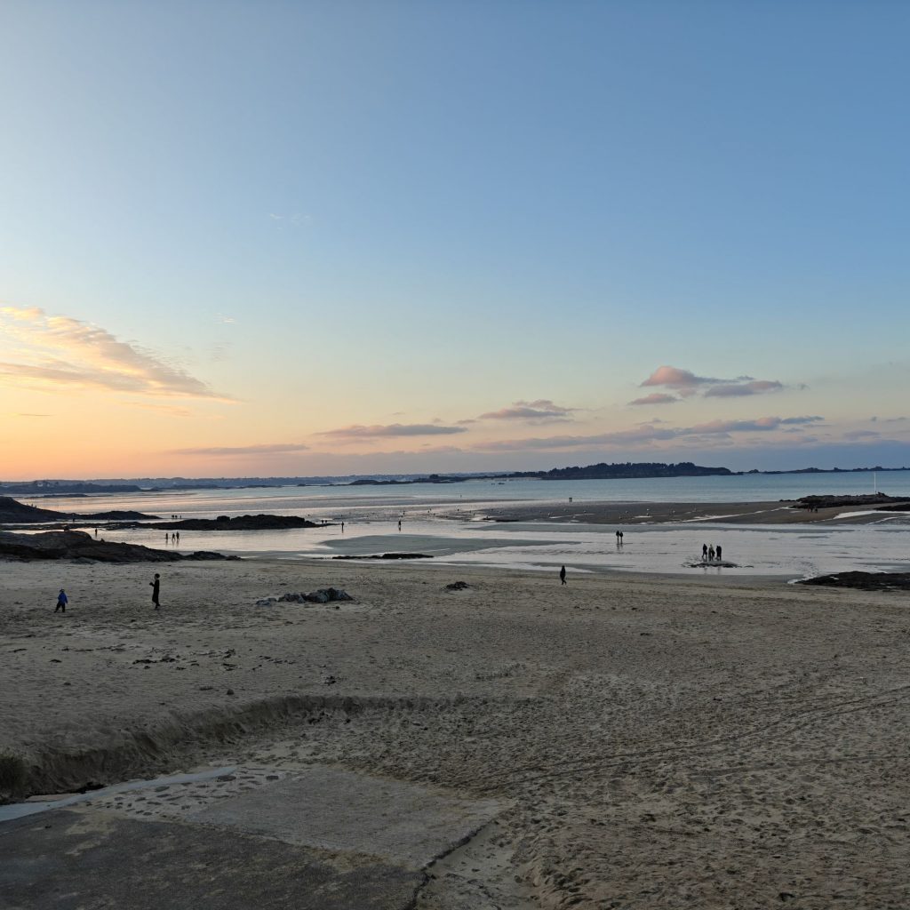 img202512251700118734981375061096009